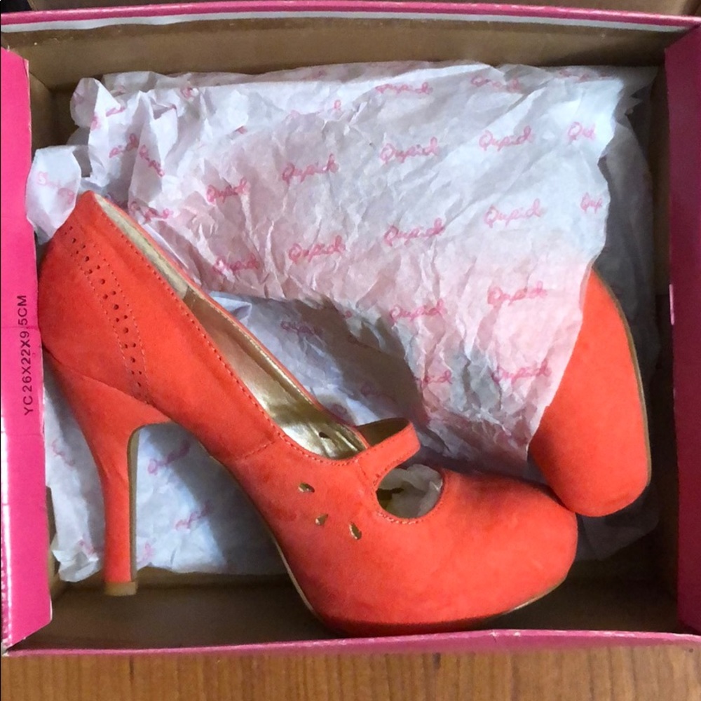 Coral Suede Pumps - Picture 7 of 7